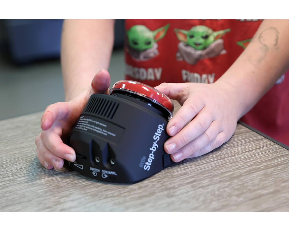 LITTLE Step-by-Step sequential AAC communicator 